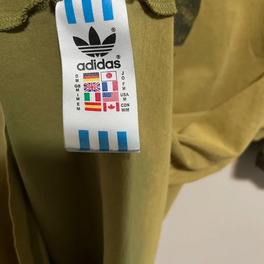 Adidas Sample Tee, size L - Picture 8 of 9